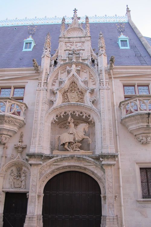 Façade sur rue : porterie