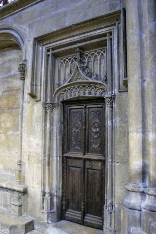 Porte à côté de la chapelle Saint-Livier