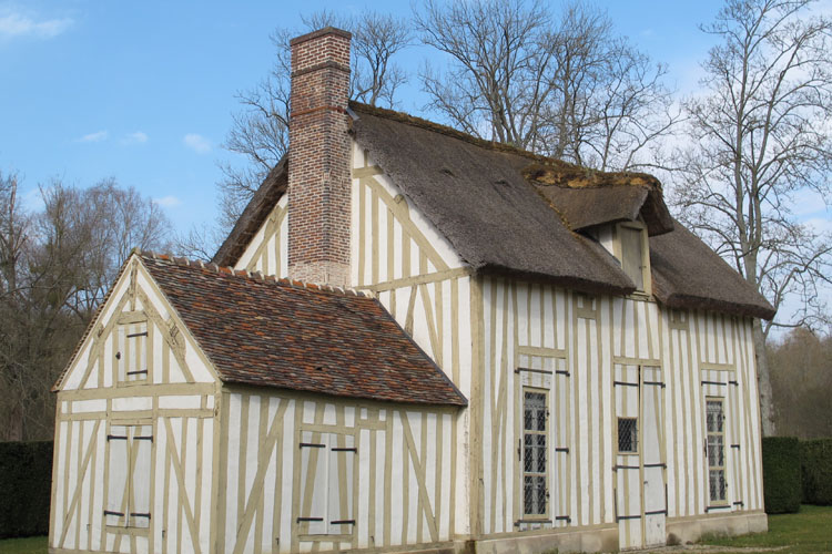 Hameau du château : maison à pans de bois