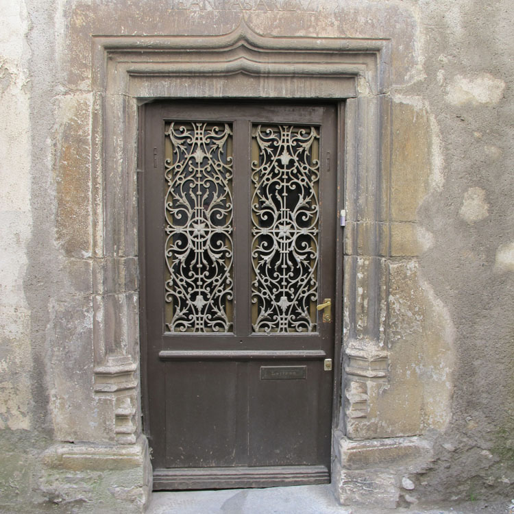 Façade latérale : porte