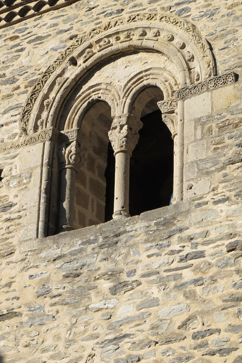 Pavillon d'Adélaïde : fenêtres géminées