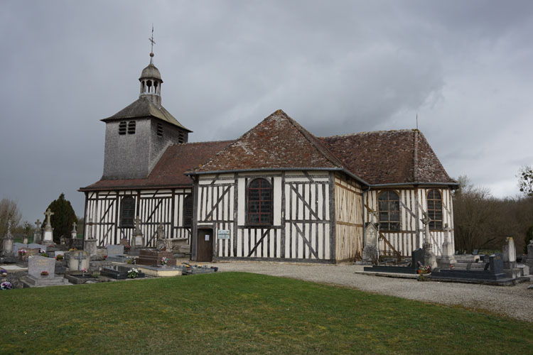 Façade sud et cimetière