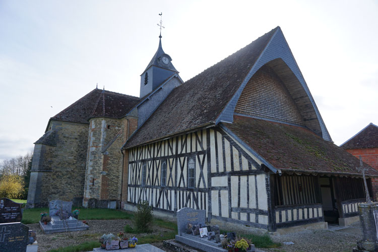 Façade nord-ouest et cimetière