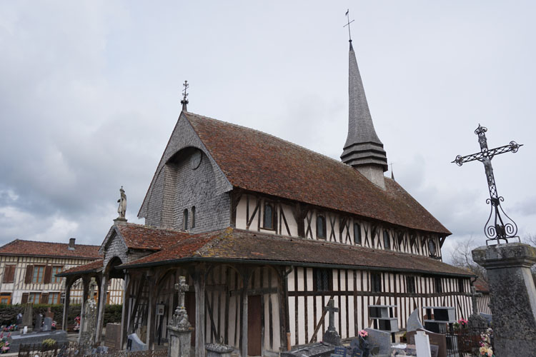 Façade sud-ouest et cimetière