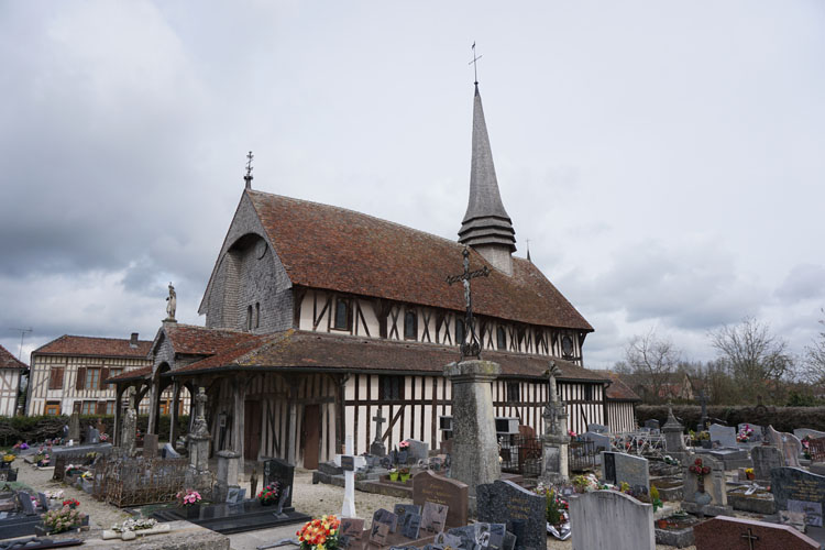 Façade sud-ouest et cimetière