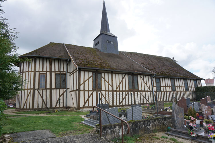 Façade nord-est et cimetière