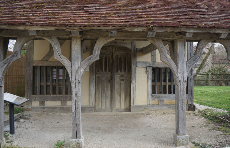 Façade ouest : porche