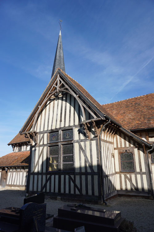 Façade sud-est : pignon du transept