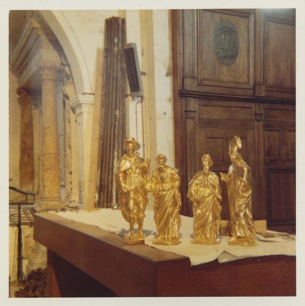 retable, quatre statuettes, vue de face