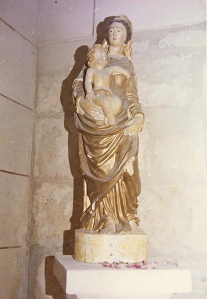 statue : Vierge à l'Enfant