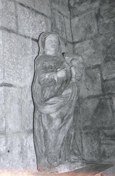 statue : Vierge à l'Enfant