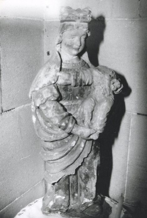 statue : Vierge à l'Enfant