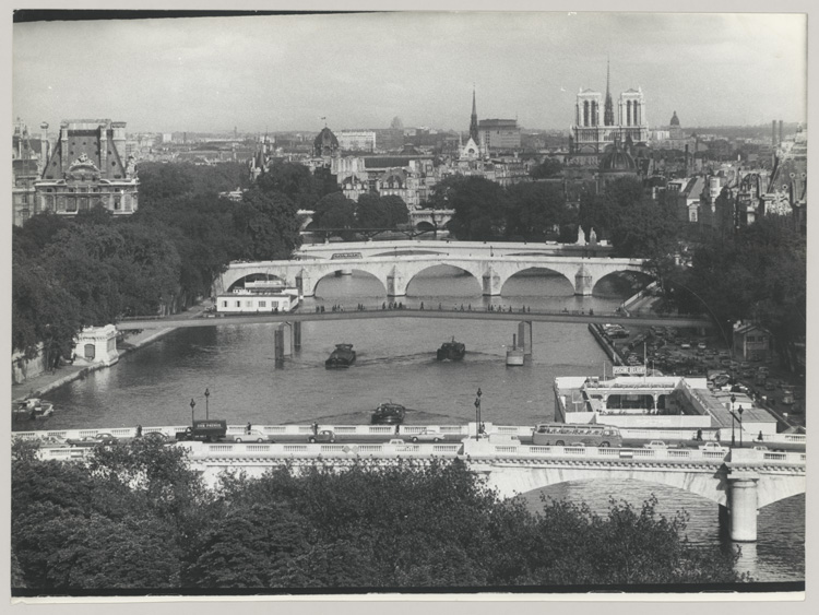 La Seine vue depuis le toit du Grand Palais, Paris, 1964