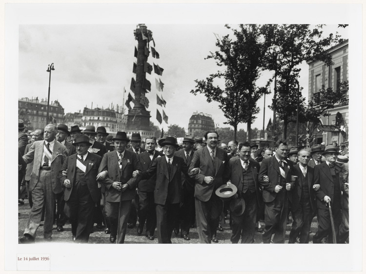 Défilé de la victoire du Front populaire, place de la Bastille, Paris, 14 juillet 1936