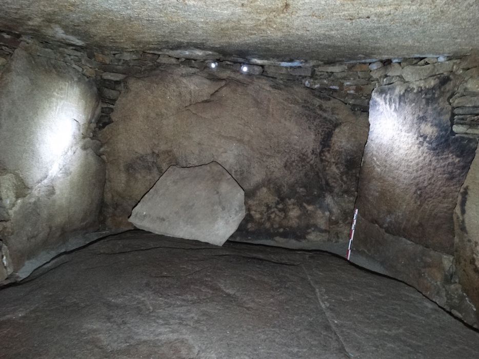 Dolmen du Petit-Mont : Détail