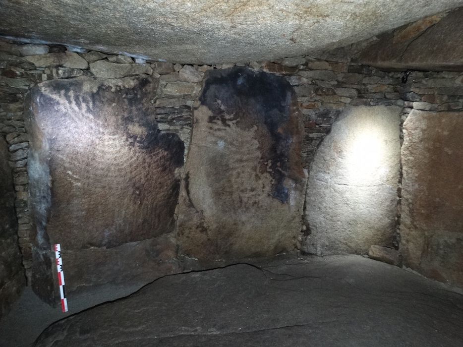 Dolmen du Petit-Mont : Détail