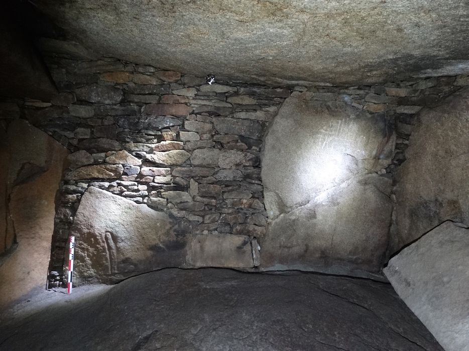 Dolmen du Petit-Mont : Détail