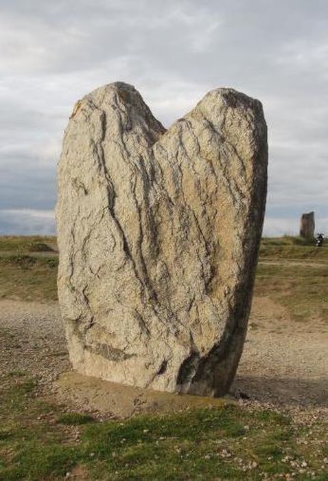 Menhir couché