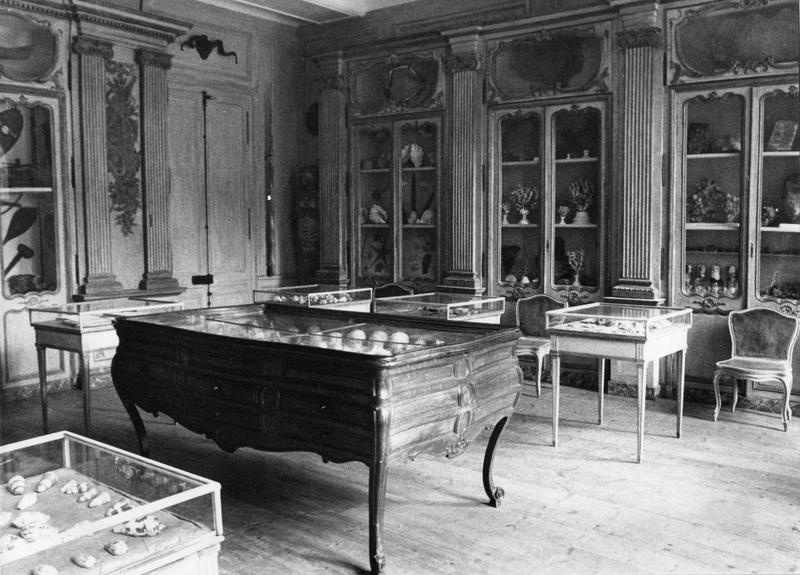 quatre armoires, lambris de revêtement - © Ministère de la Culture (France), Médiathèque du patrimoine et de la photographie (objets mobiliers), tous droits réservés
