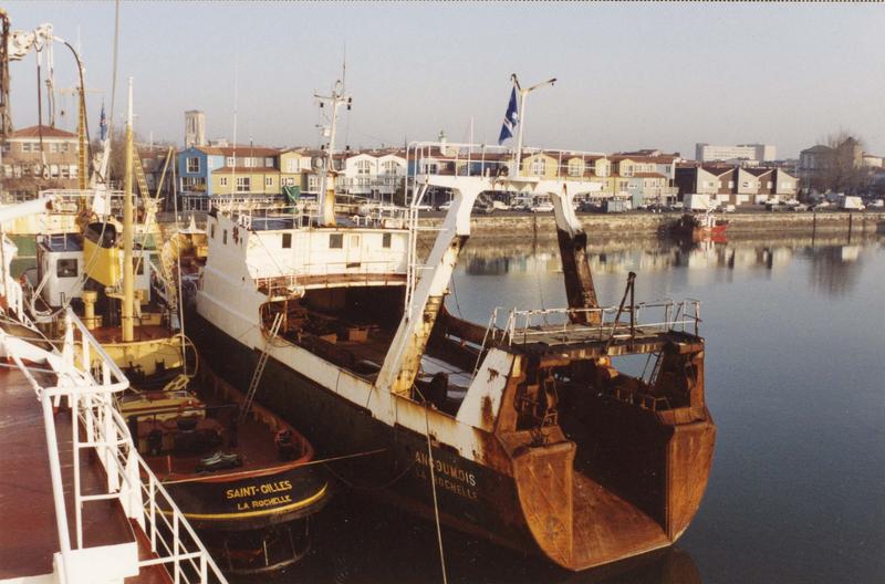 bateau de pêche au filet (chalutier pêche arrière), dit Angoumois - © Ministère de la Culture (France), Médiathèque du patrimoine et de la photographie (objets mobiliers), tous droits réservés