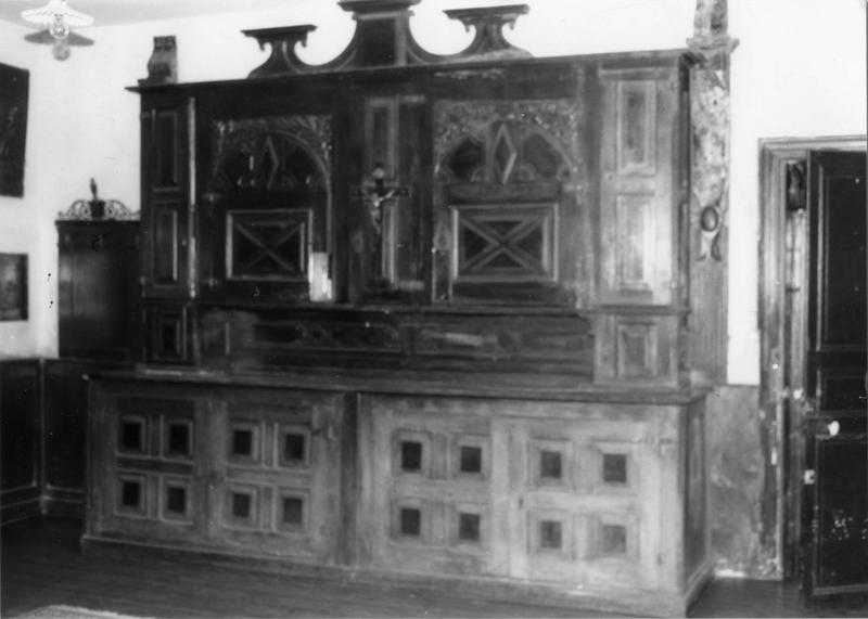 chasublerie, armoire de sacristie, meuble de sacristie, lambris de revêtement (double armoire, placard à deux corps) - © Ministère de la Culture (France), Médiathèque du patrimoine et de la photographie (objets mobiliers), tous droits réservés