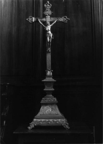 chandeliers, croix d' autel (garniture d' autel) - © Ministère de la Culture (France), Médiathèque du patrimoine et de la photographie (objets mobiliers), tous droits réservés
