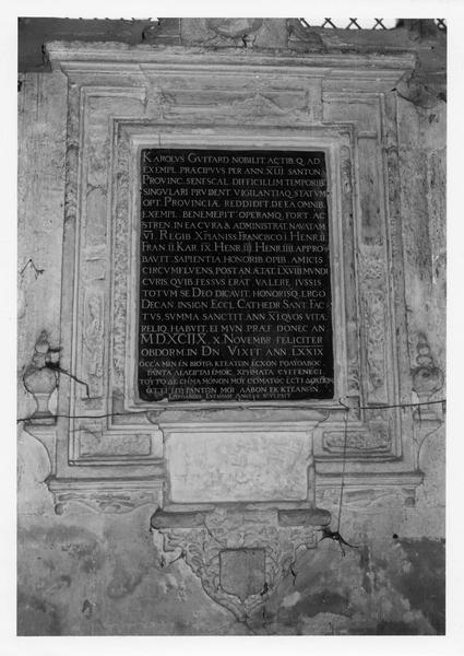 plaque funéraire : inscription funéraire de chartes Guitard - © Ministère de la Culture (France), Médiathèque du patrimoine et de la photographie (objets mobiliers), tous droits réservés