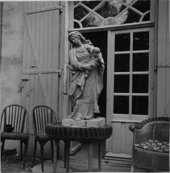 statue : Vierge à l'Enfant - © Ministère de la Culture (France), Médiathèque du patrimoine et de la photographie (objets mobiliers), tous droits réservés