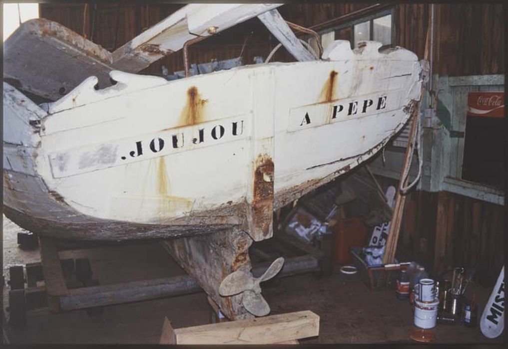 bateau de pêche au filet puis bateau de pêche aux casiers : Cotre caseyeur dit Joujou à Pépé, vue partielle - © Ministère de la Culture (France), Médiathèque du patrimoine et de la photographie, diffusion RMN-GP