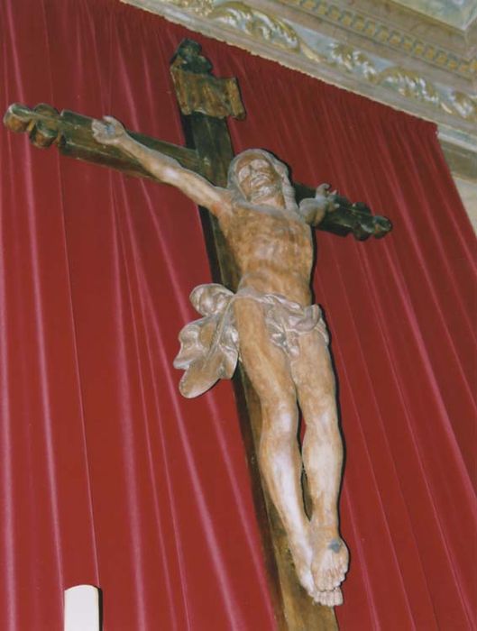 statue : Christ en croix
