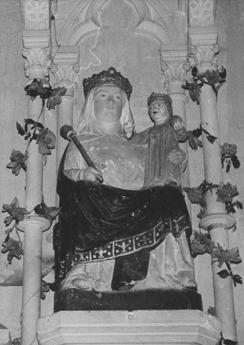 statue : Vierge à l'Enfant