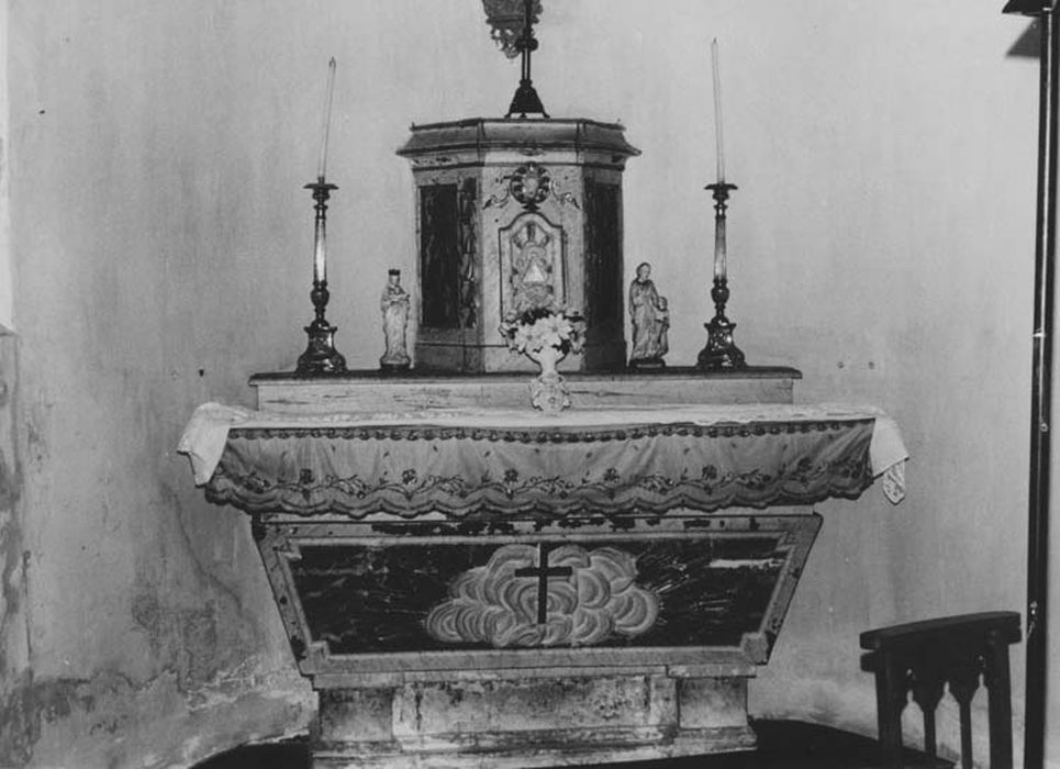 autel latéral et tabernacle
