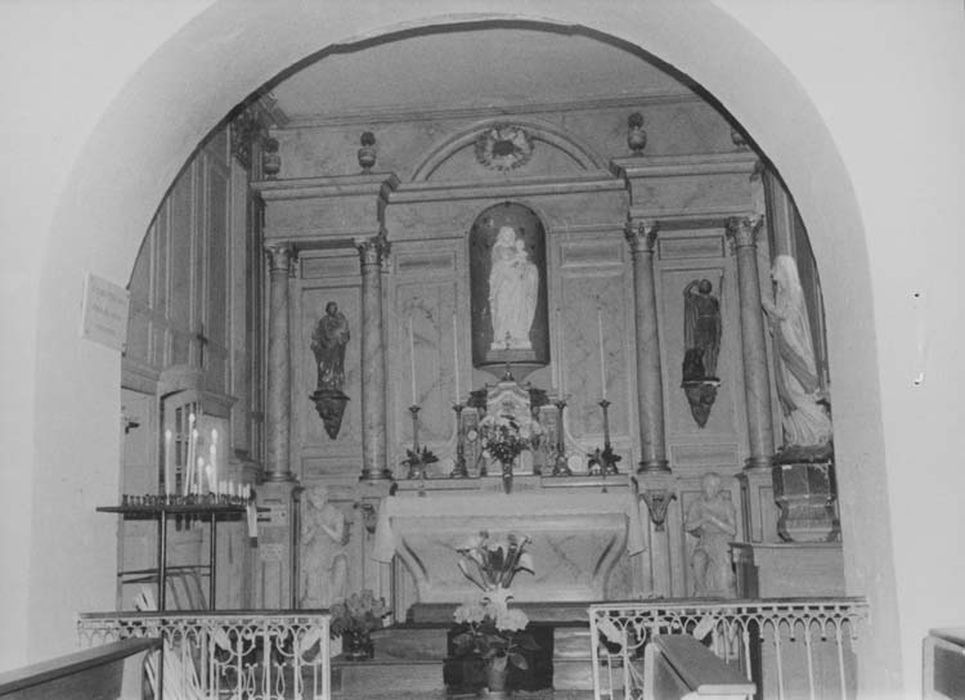 autel et retable dits de la Vierge