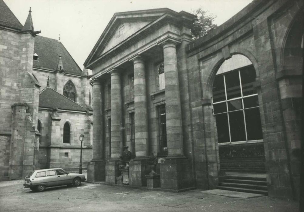 façade ouest, vue partielle