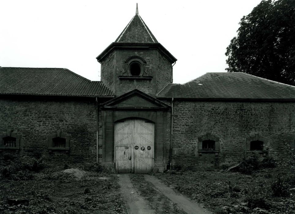 pigeonnier-porche d’entrée, façade est, vue générale