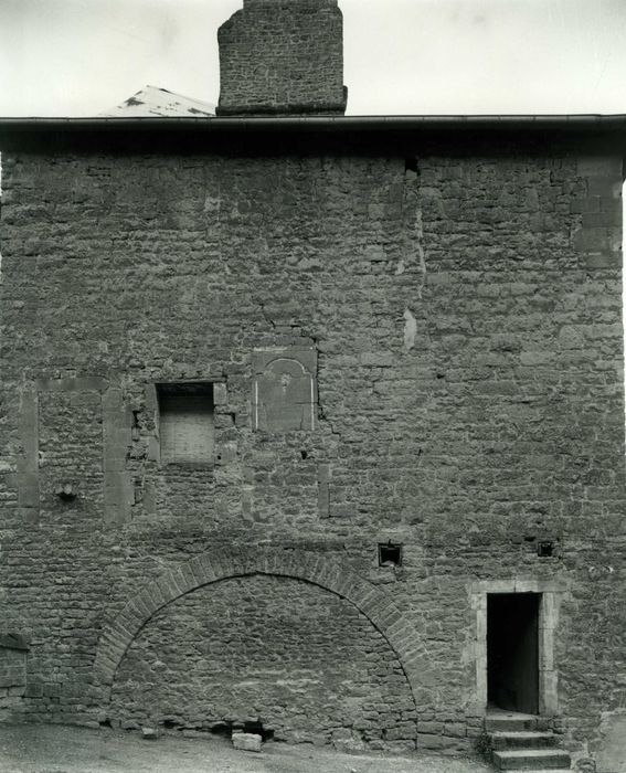 façade non localisée, vue partielle