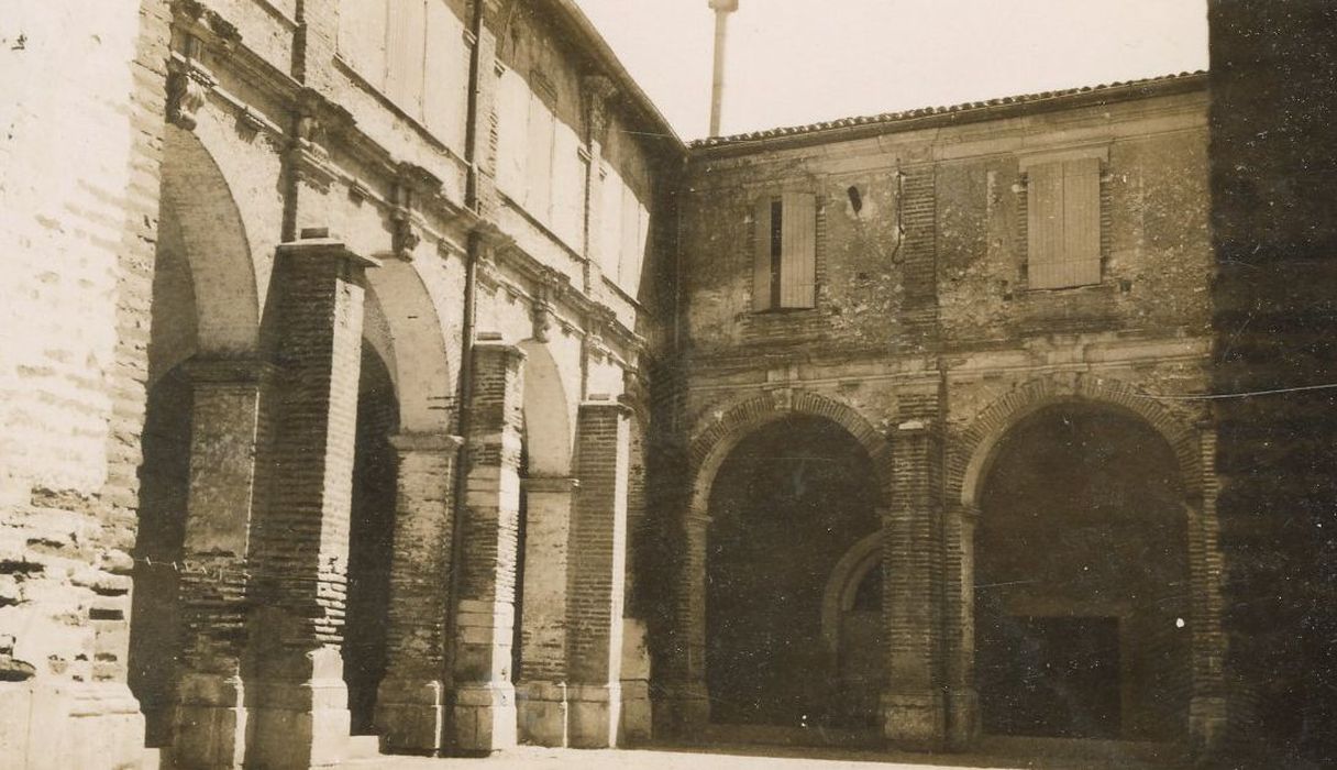 vue partielle du cloître