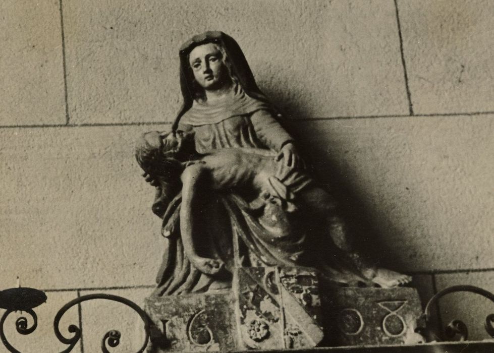 groupe sculpté : Vierge de pitié - © Ministère de la Culture (France), Médiathèque du patrimoine et de la photographie, tous droits réservés