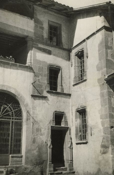 cour d’honneur, façade sud, vue partielle