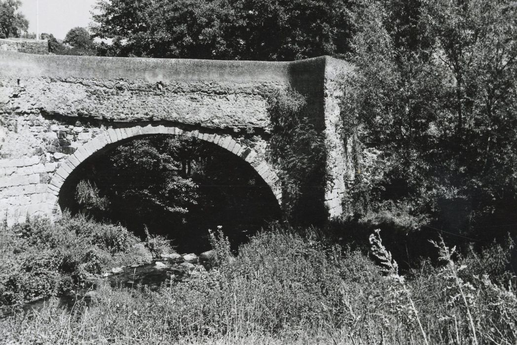 vue partielle du pont depuis l’amont