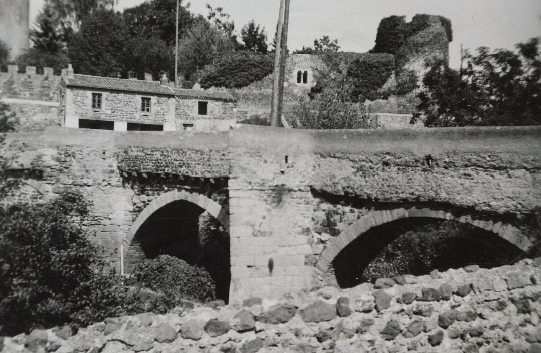 vue partielle du pont depuis la rive sud