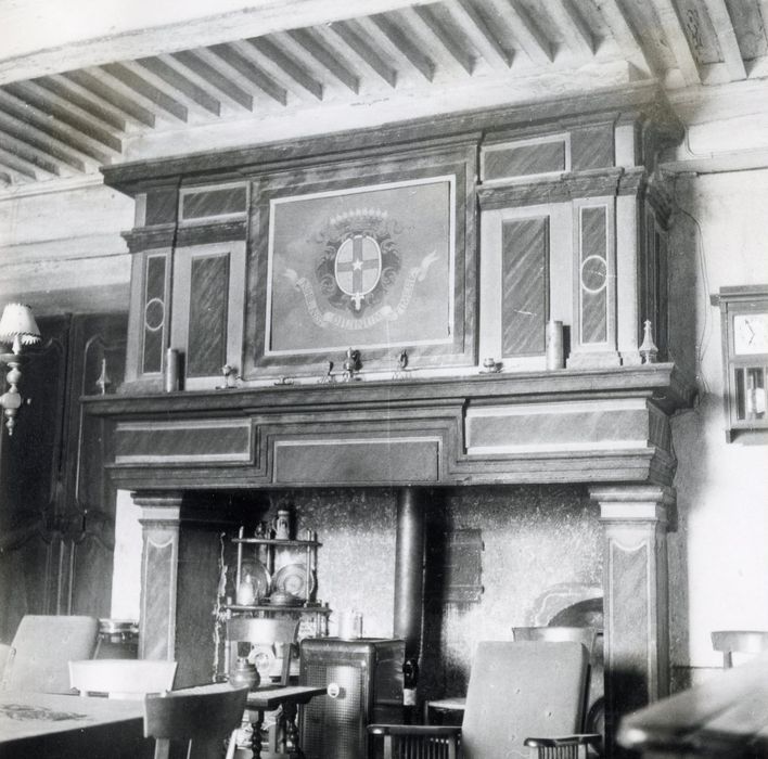 salle à manger, cheminée monumentale