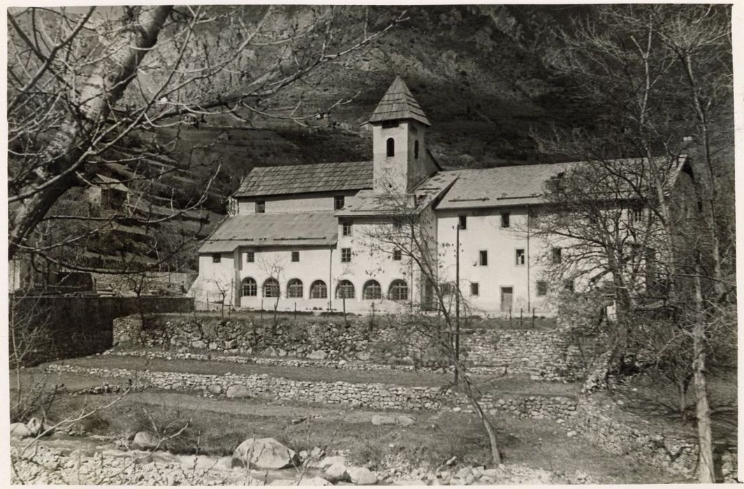 Ancien couvent des Trinitaires de Saint-Salaire, devenu collège Jean Franco