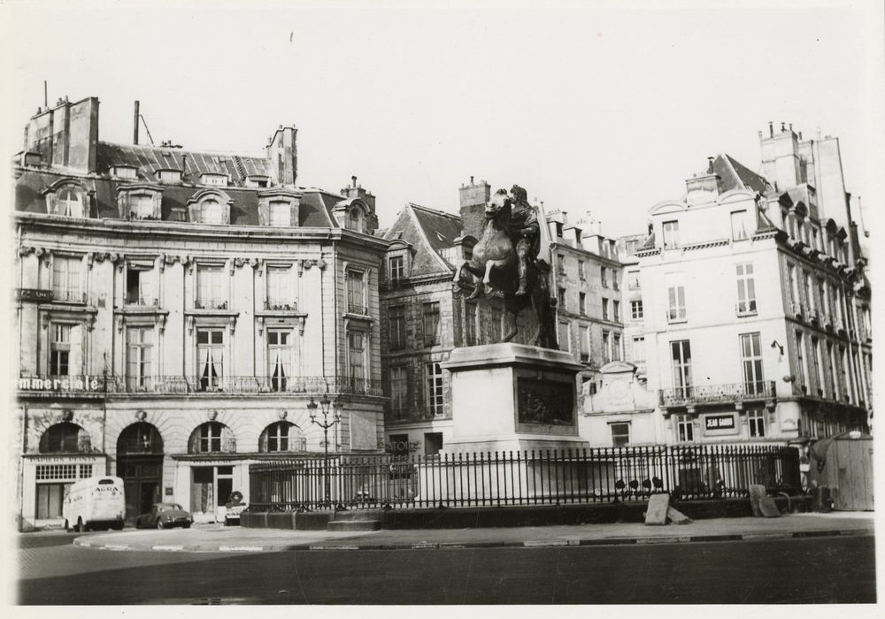 vue générale de la place