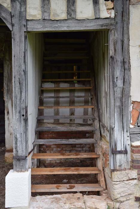 ancienne charretterie, escalier d’accès aux combles