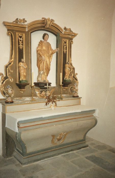 autel, retable secondaire, statue : Sainte non identifiée