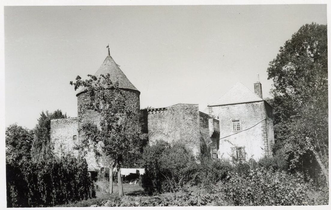 vue partielle du château depuis le Sud