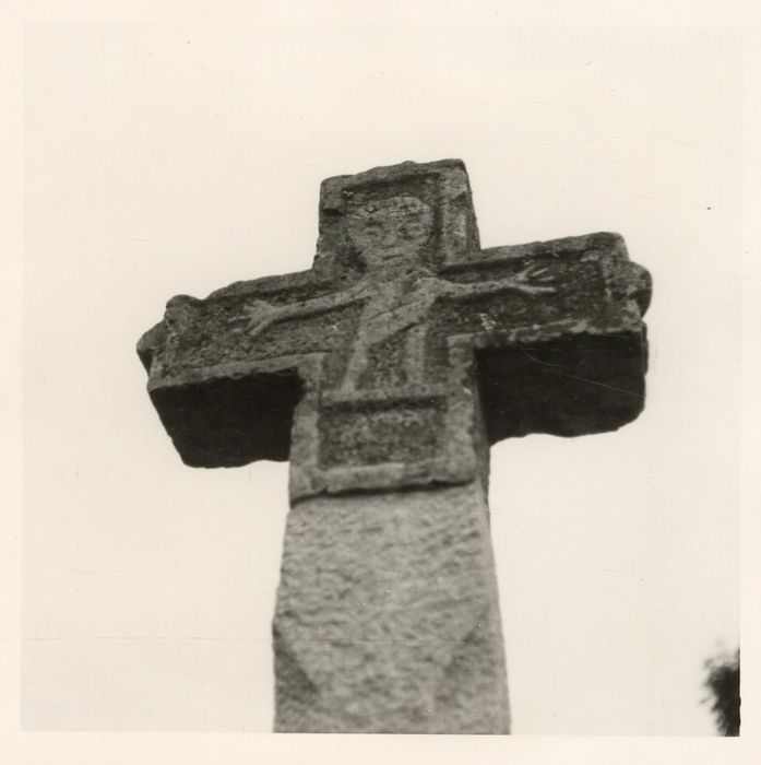 vue partielle de la croix