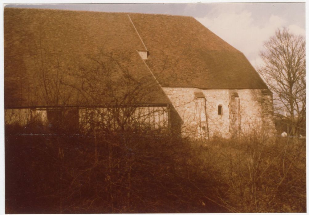 église, façade latérale sud, vue partielle