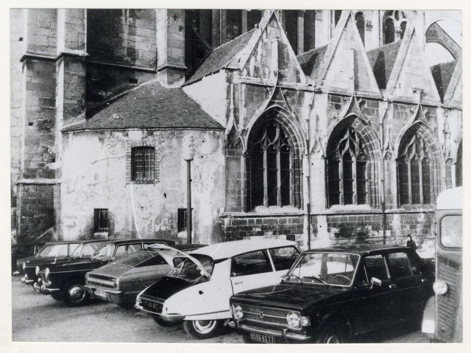façade latérale sud, vue partielle